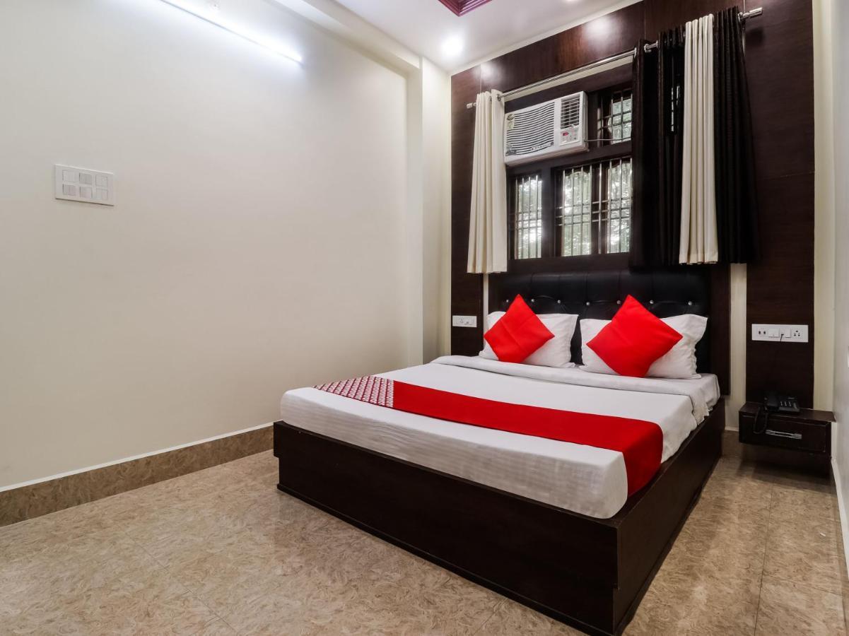 Oyo 72429 New Abhinandan Hotel Amroha Kültér fotó