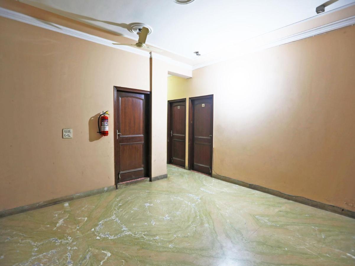 Oyo 72429 New Abhinandan Hotel Amroha Kültér fotó