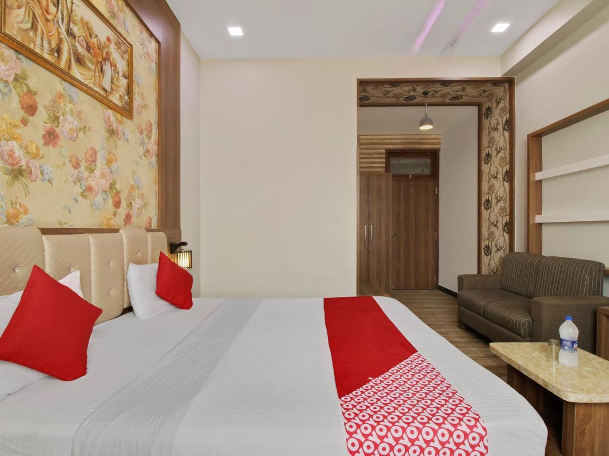 Oyo 72429 New Abhinandan Hotel Amroha Kültér fotó