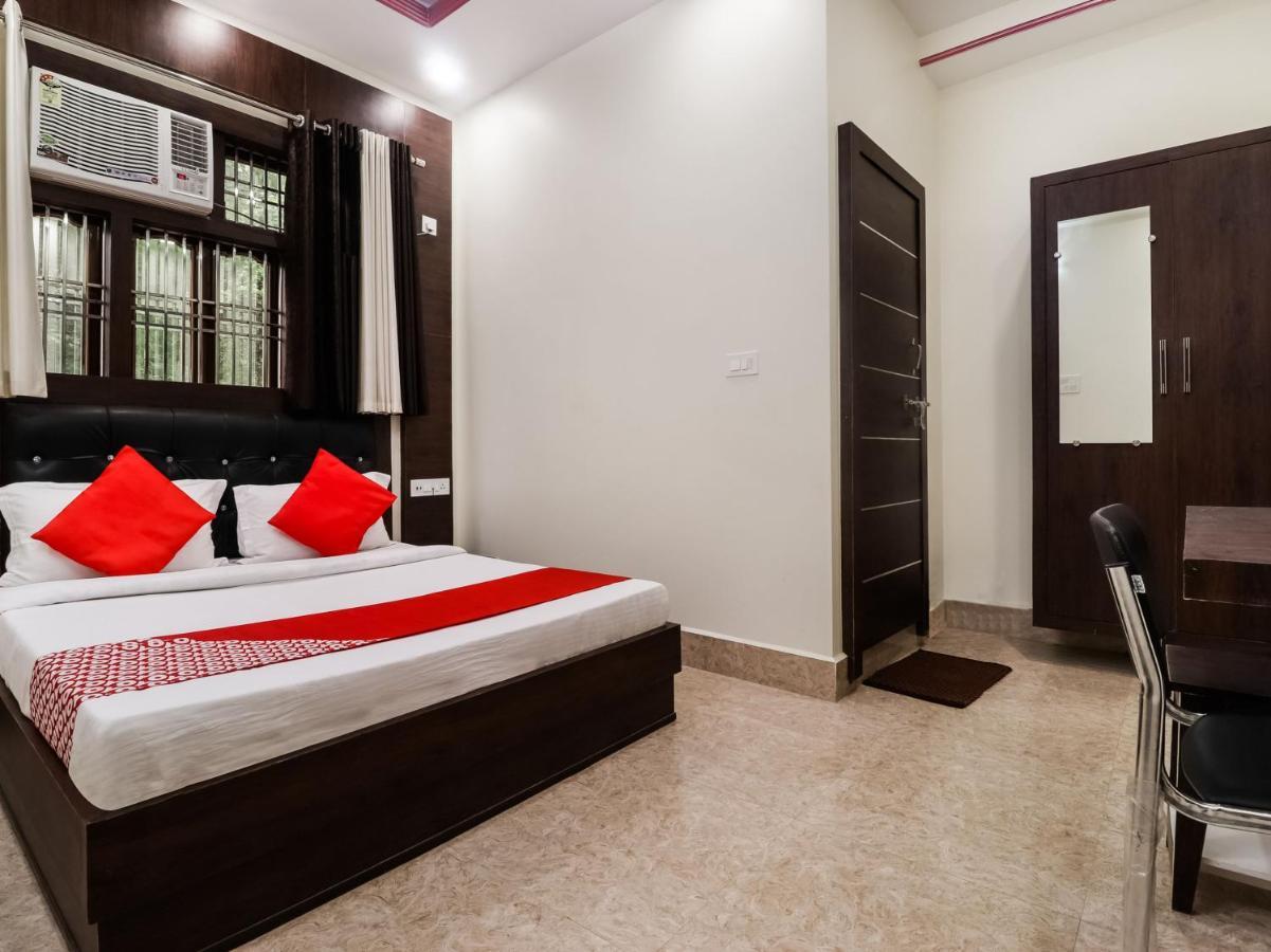 Oyo 72429 New Abhinandan Hotel Amroha Kültér fotó