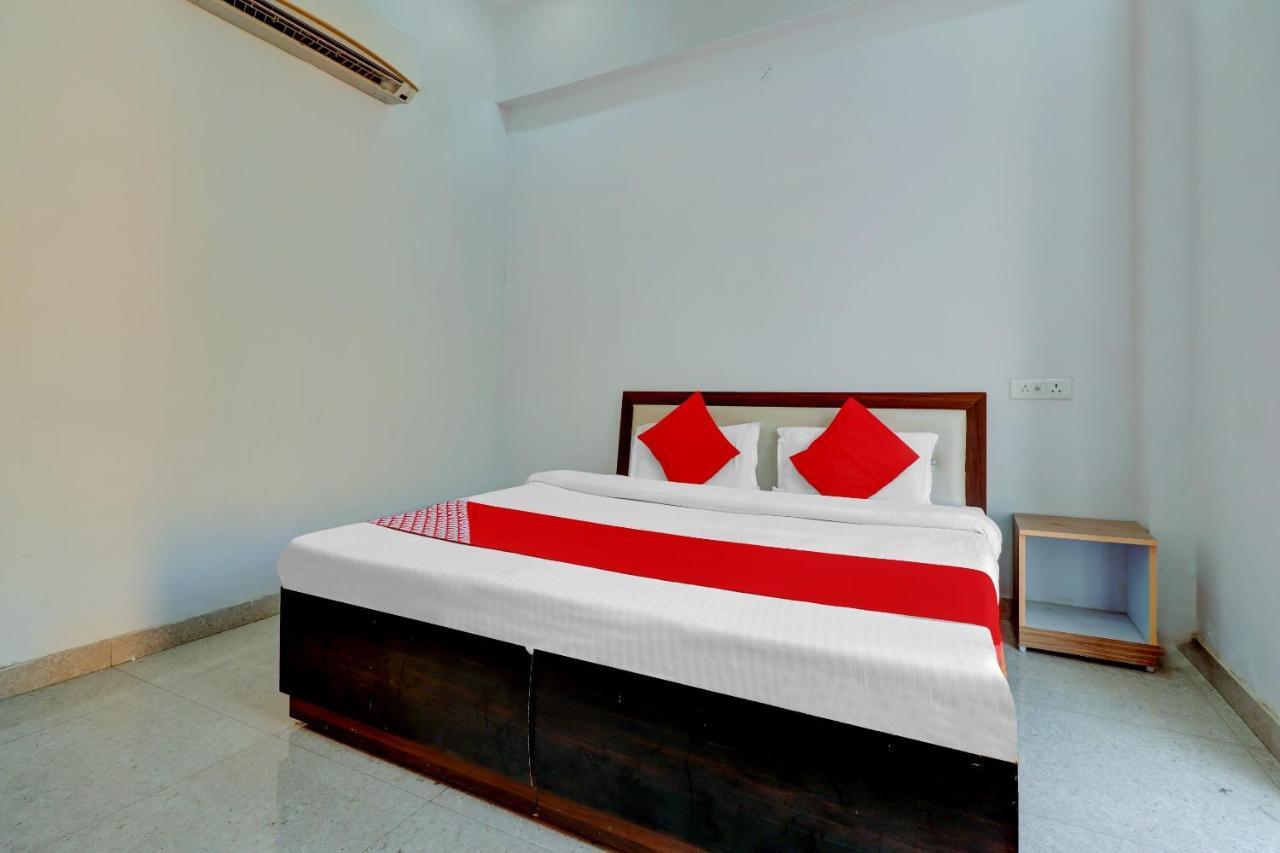 Oyo 72429 New Abhinandan Hotel Amroha Kültér fotó