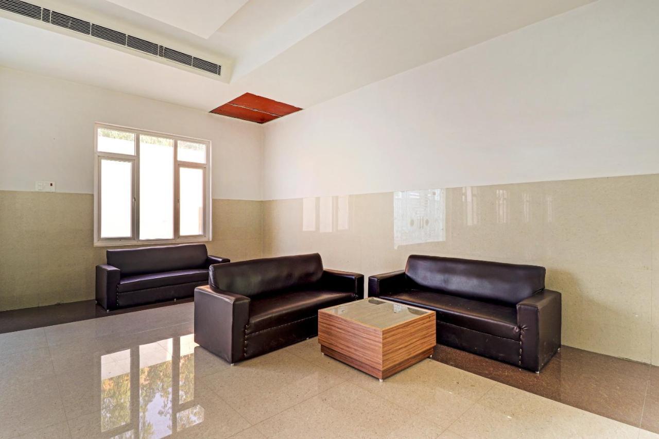 Oyo 72429 New Abhinandan Hotel Amroha Kültér fotó