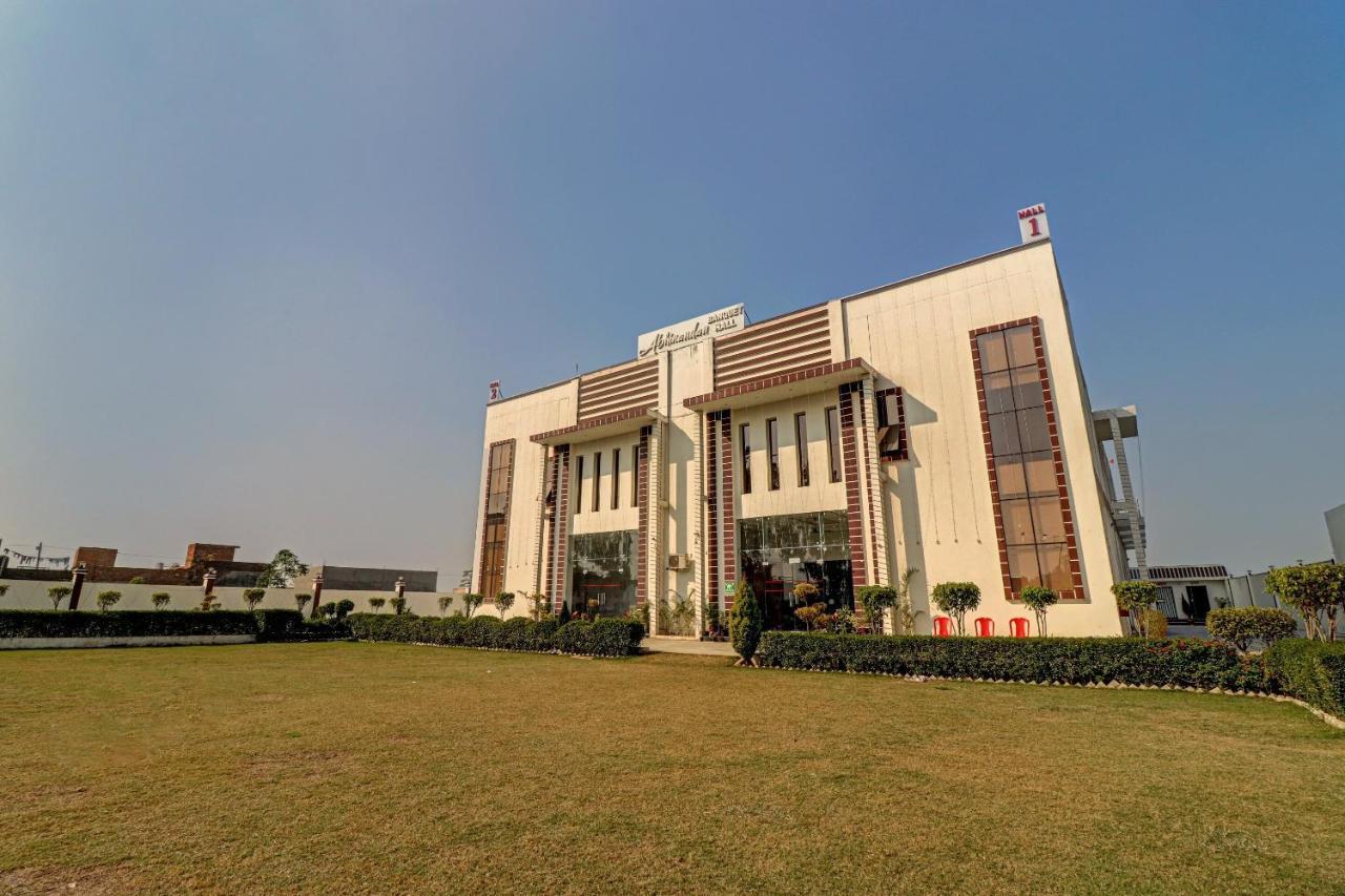 Oyo 72429 New Abhinandan Hotel Amroha Kültér fotó