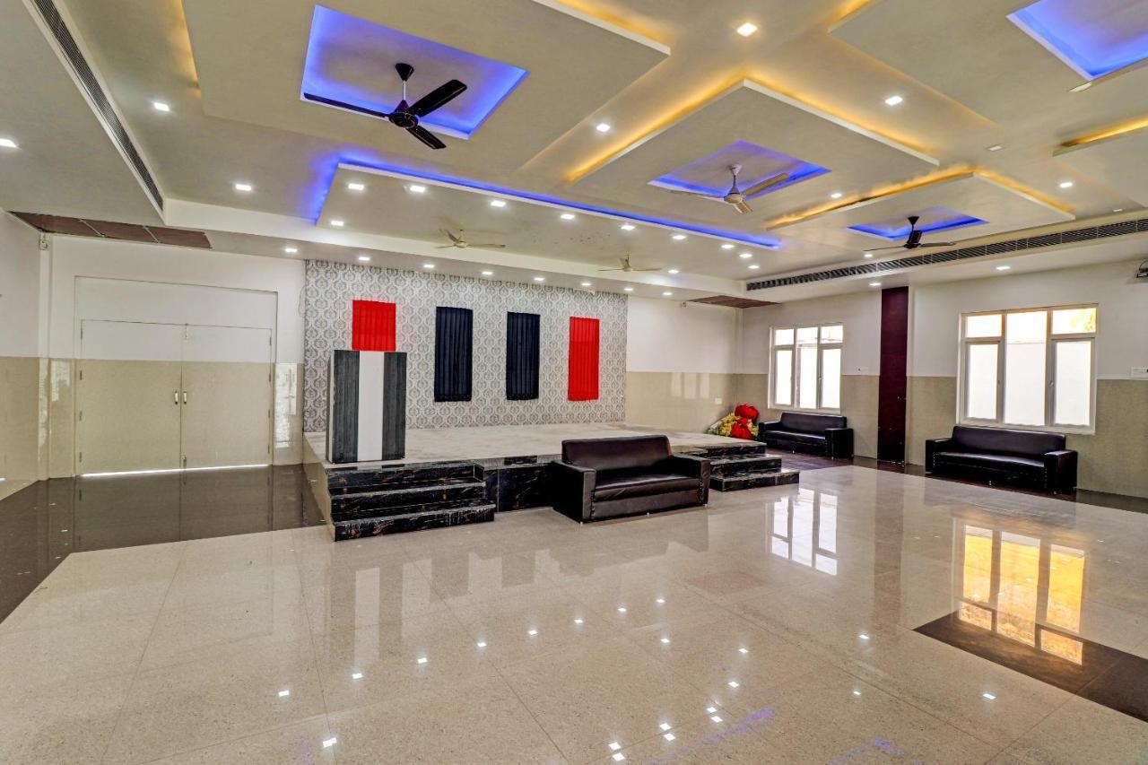 Oyo 72429 New Abhinandan Hotel Amroha Kültér fotó
